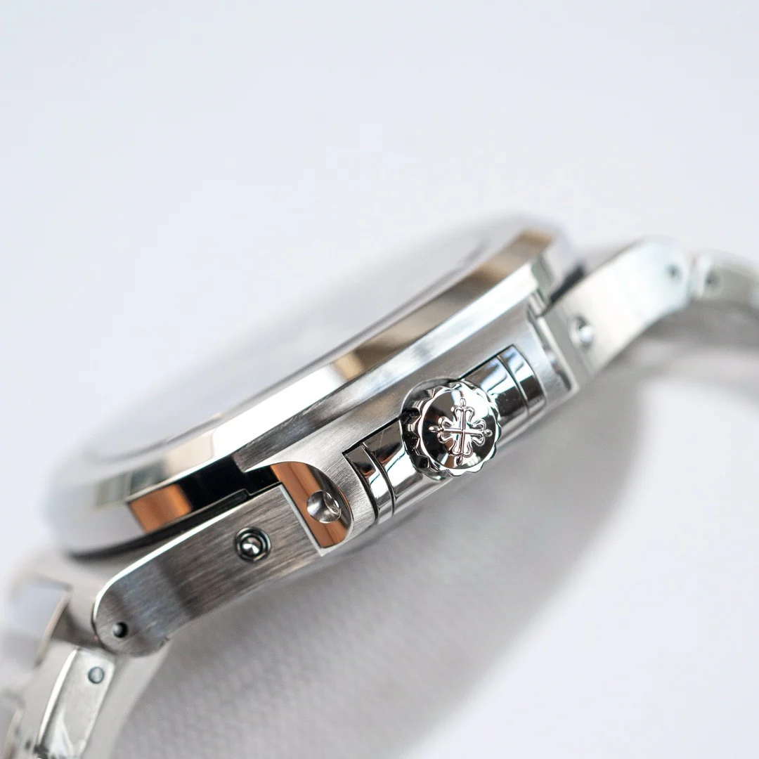 ساعة سويسرية أنيقة رياضية من سلسلة 5726/1A-014