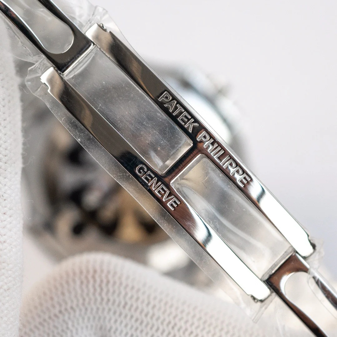 ساعة سويسرية أنيقة رياضية من سلسلة 5726/1A-014